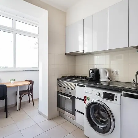 Sweet Family Apartment Lisbon